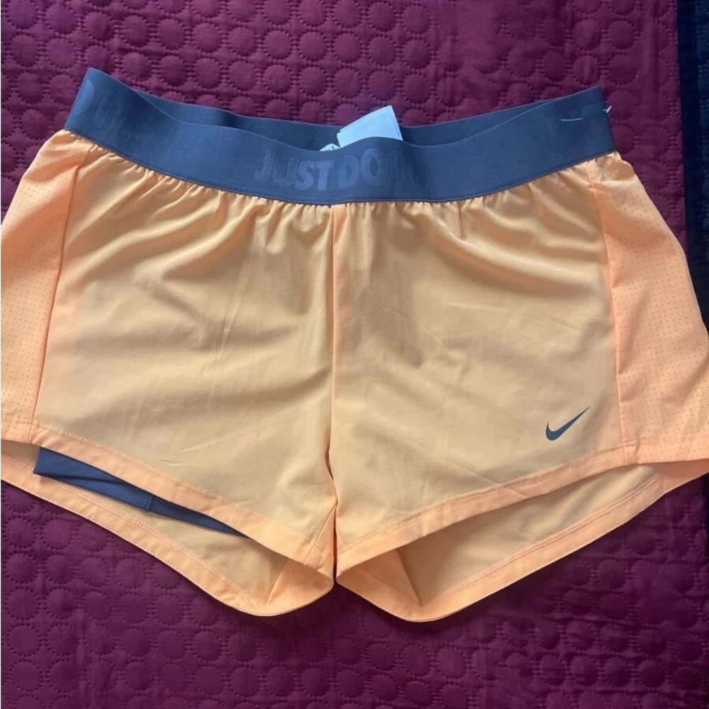 Nike Women's dri-fit Athletic Shorts XL